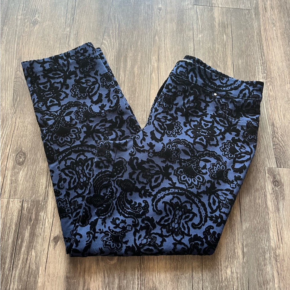 89th + Madison Black & Navy Damask Patterned Dress Pants Sz M